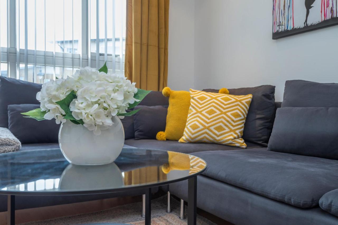 2 Bed Town House With Garden In Hackney, Lejlighed