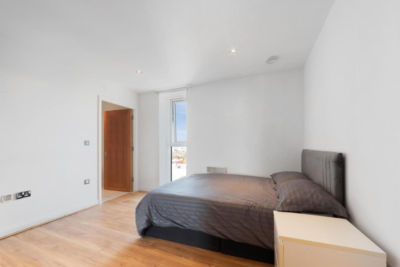 Excel 3 Bedroom Near City Airport And O2 Arena Londen