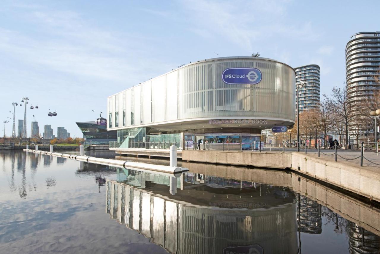 Excel 3 Bedroom Near City Airport And O2 Arena Appartement Londen