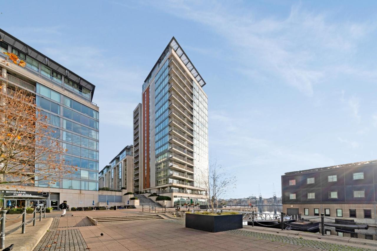 Excel 3 Bedroom Near City Airport And O2 Arena Appartement Londen