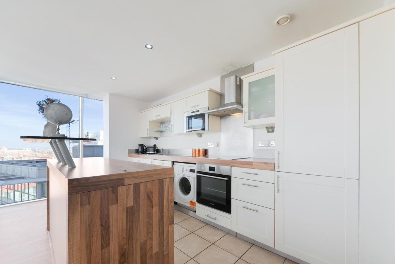 Appartement Excel 3 Bedroom Near City Airport And O2 Arena Londen