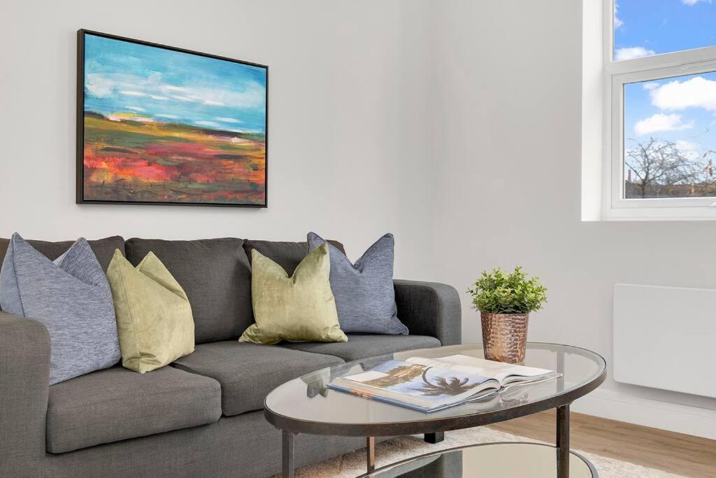 Stunning And Extremely Spacious 1bed Flat In Tooting Londen