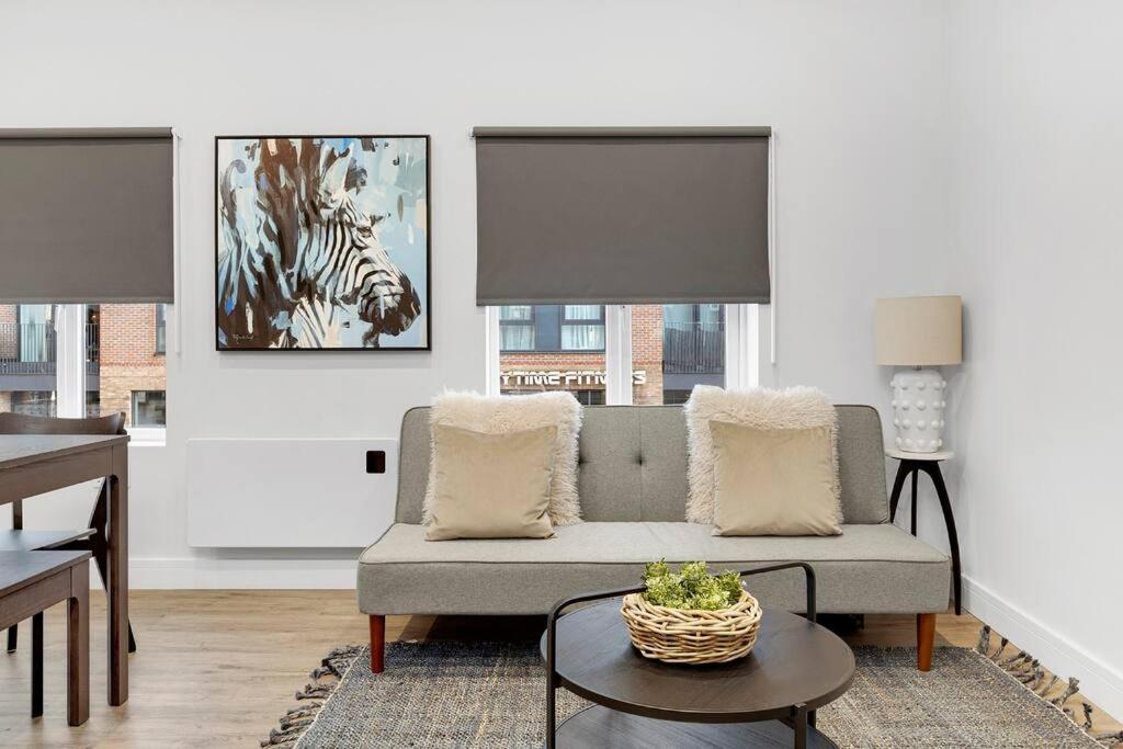 Stunning And Extremely Spacious 1bed Flat In Tooting Londen