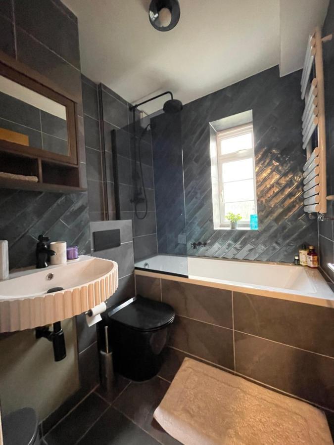 Specious-cozy Maida Vale Apartment *