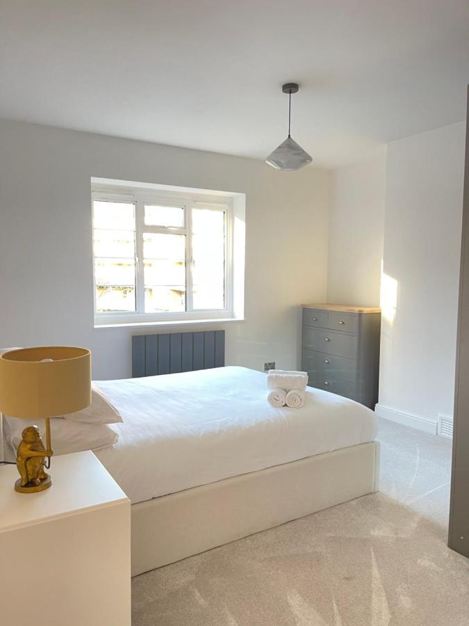 Specious-cozy Maida Vale Apartment London