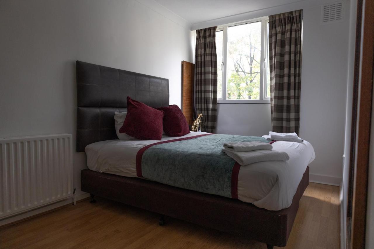 - 4 Bed - Sleeps 8 - Garden - Pet Friendly London