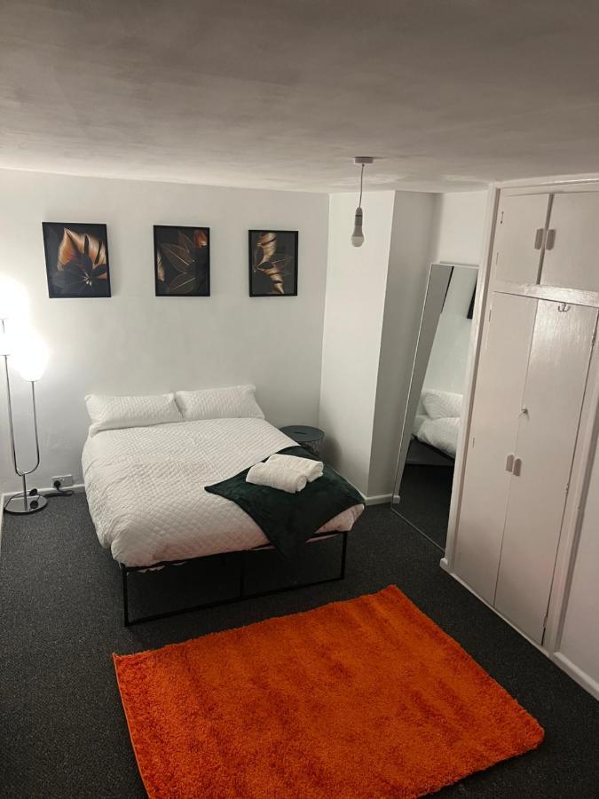 A Two Bedroom Cosy Hideaway Based In Greenwich Hébergement de vacances Londres