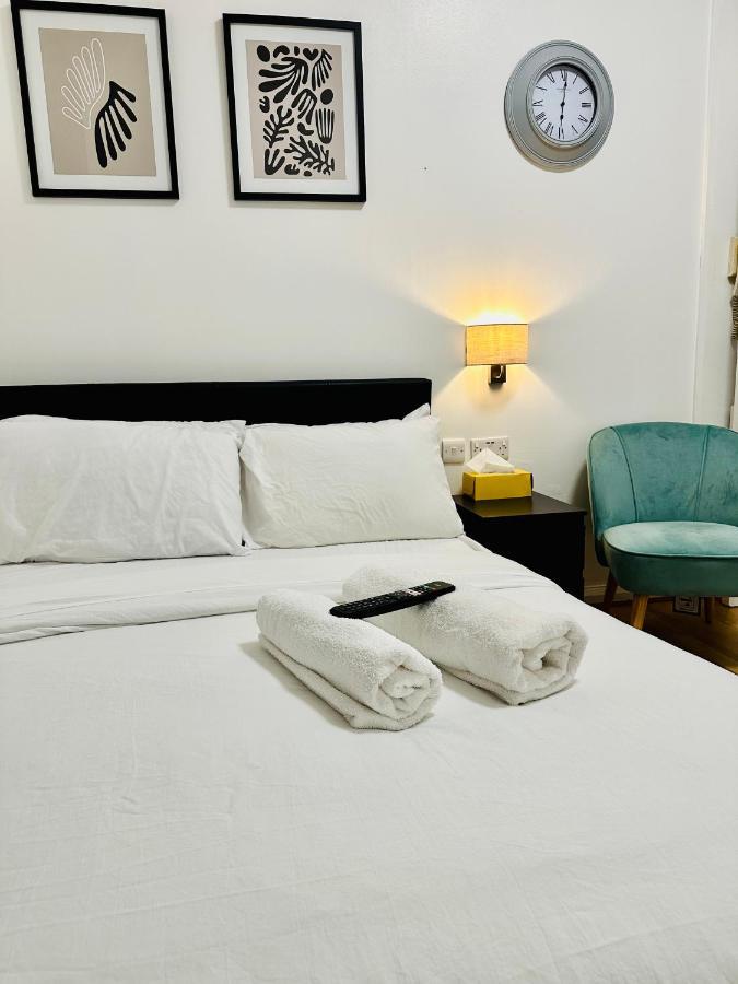 Apartment Private Studio Flat In *