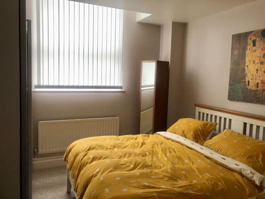 Flat In Blue Plaque Building Apartment *