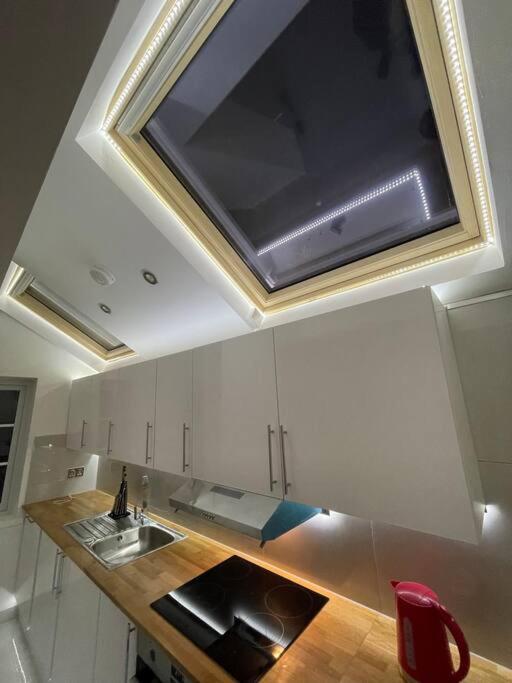 Vakantiehuis A Beautiful Terraced House In Central *