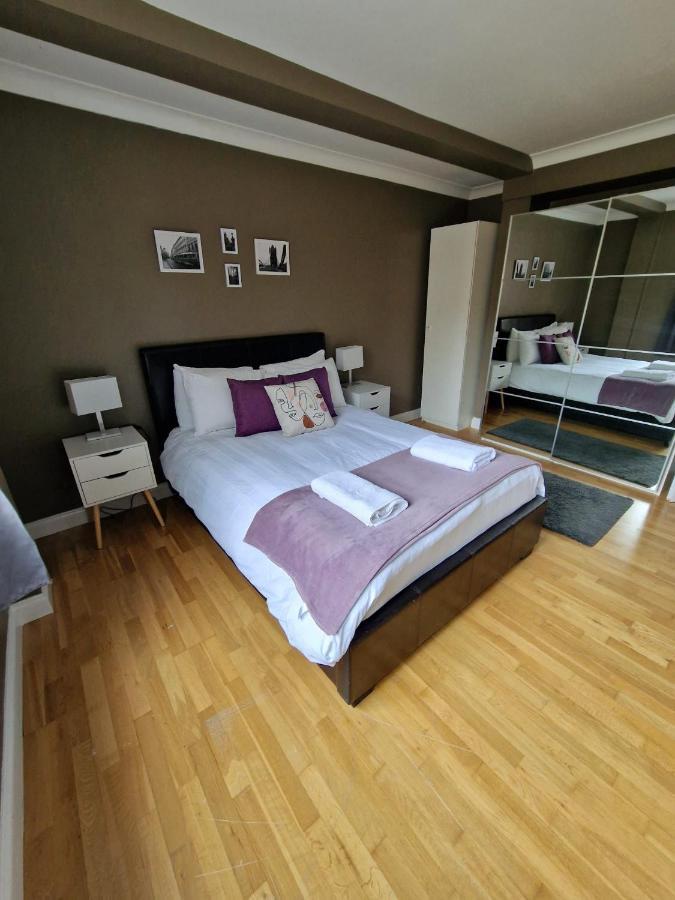 3 Bedrooms Flat Near Russell Square Leilighet London