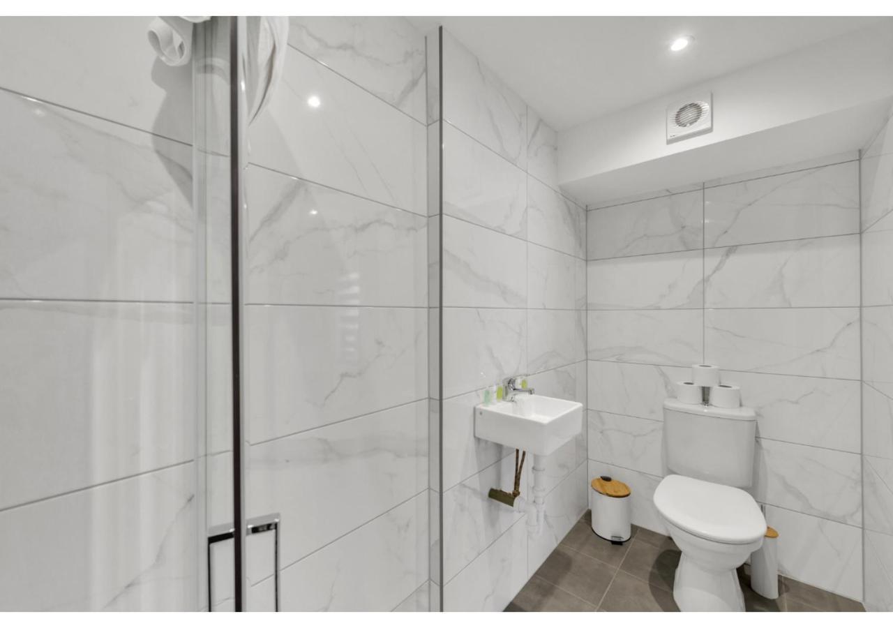 The Wanderlust Studio: Travelers' Haven Appartement