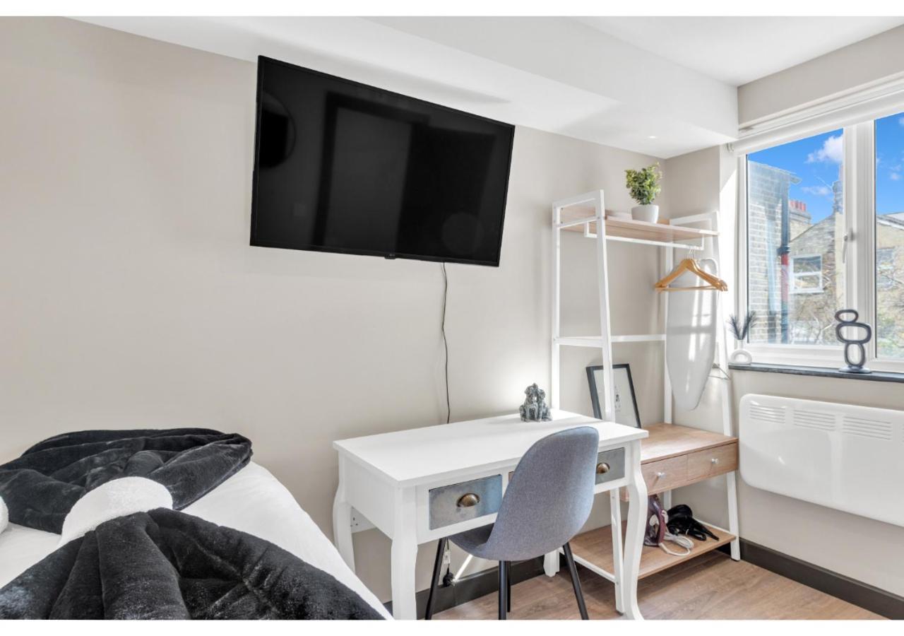 Appartement & Explore: Convenient - Prime Location *