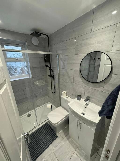 Modern 5 Bed Near Excel -big Ben Holiday home *