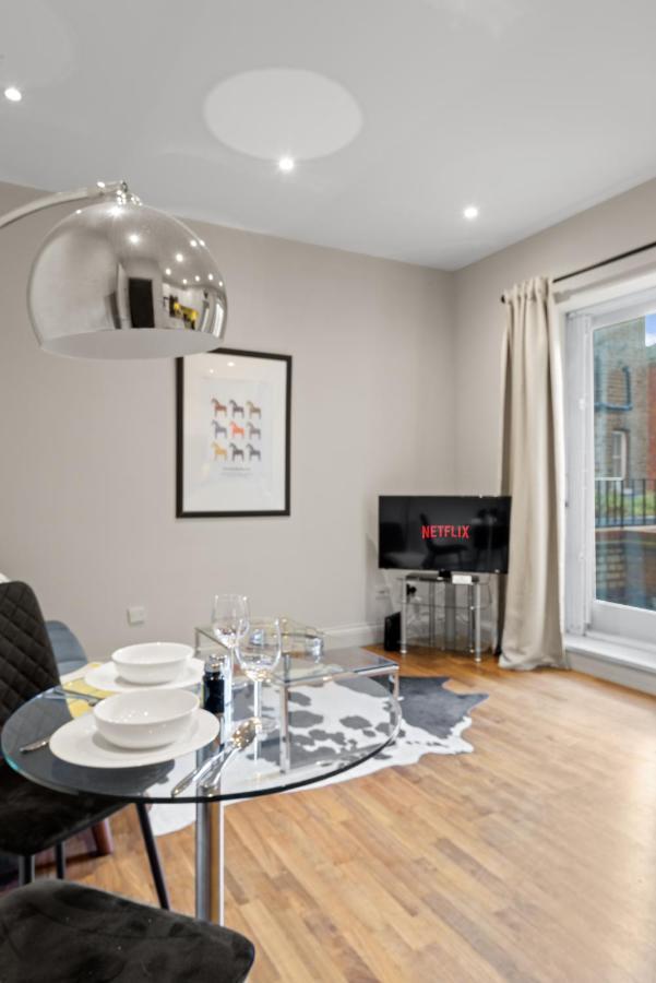 Notting Hill: Stylish 1br With Terrace - Lägenhet London
