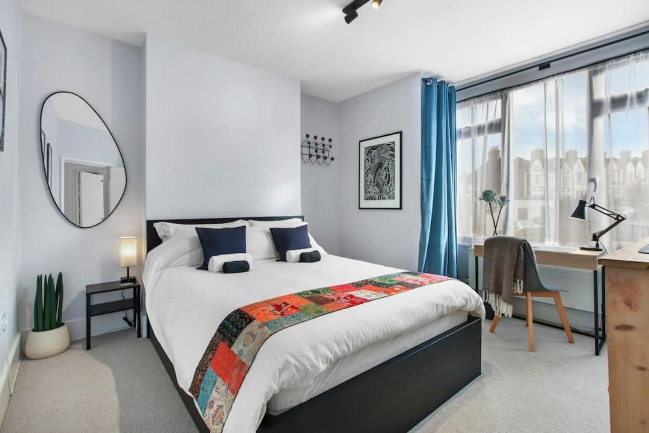 Semesterbostad Modern Double Bedroom In 1 London