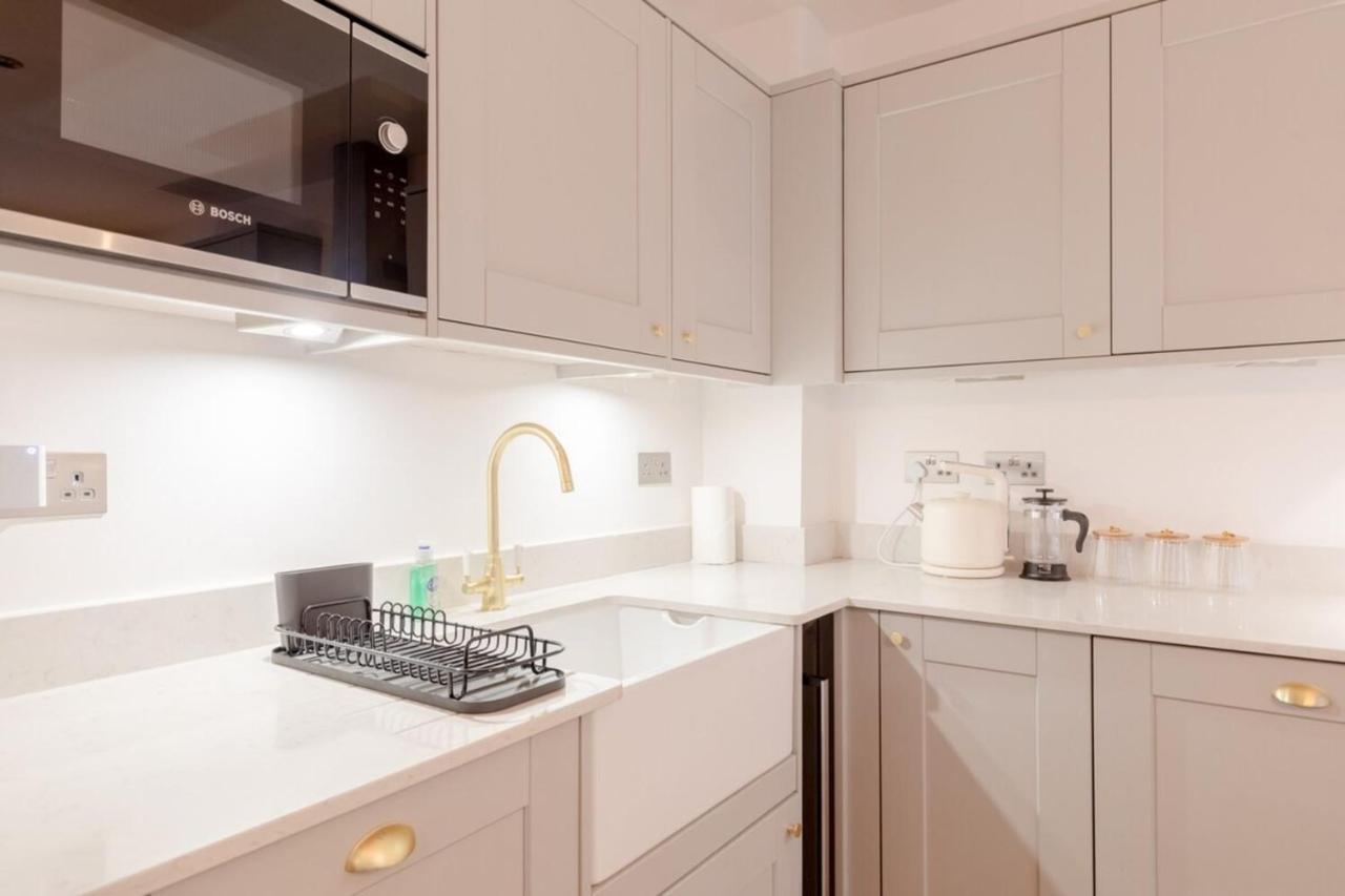 Apartment Newly Refurbished 2bd Flat - Wimbledon Village!