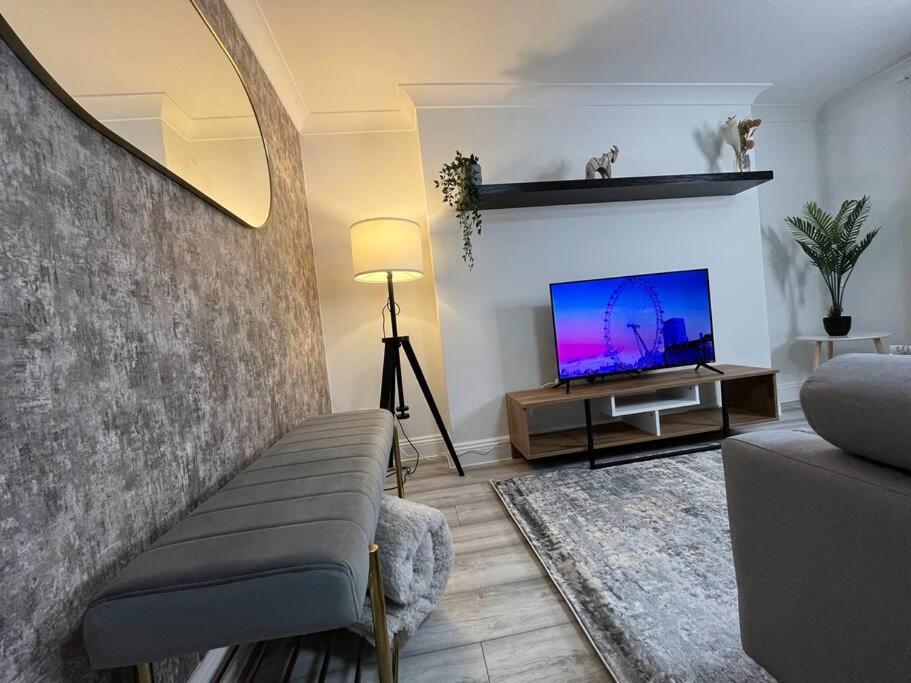Appartamento Modern & Stylish Haven In Heart Of *