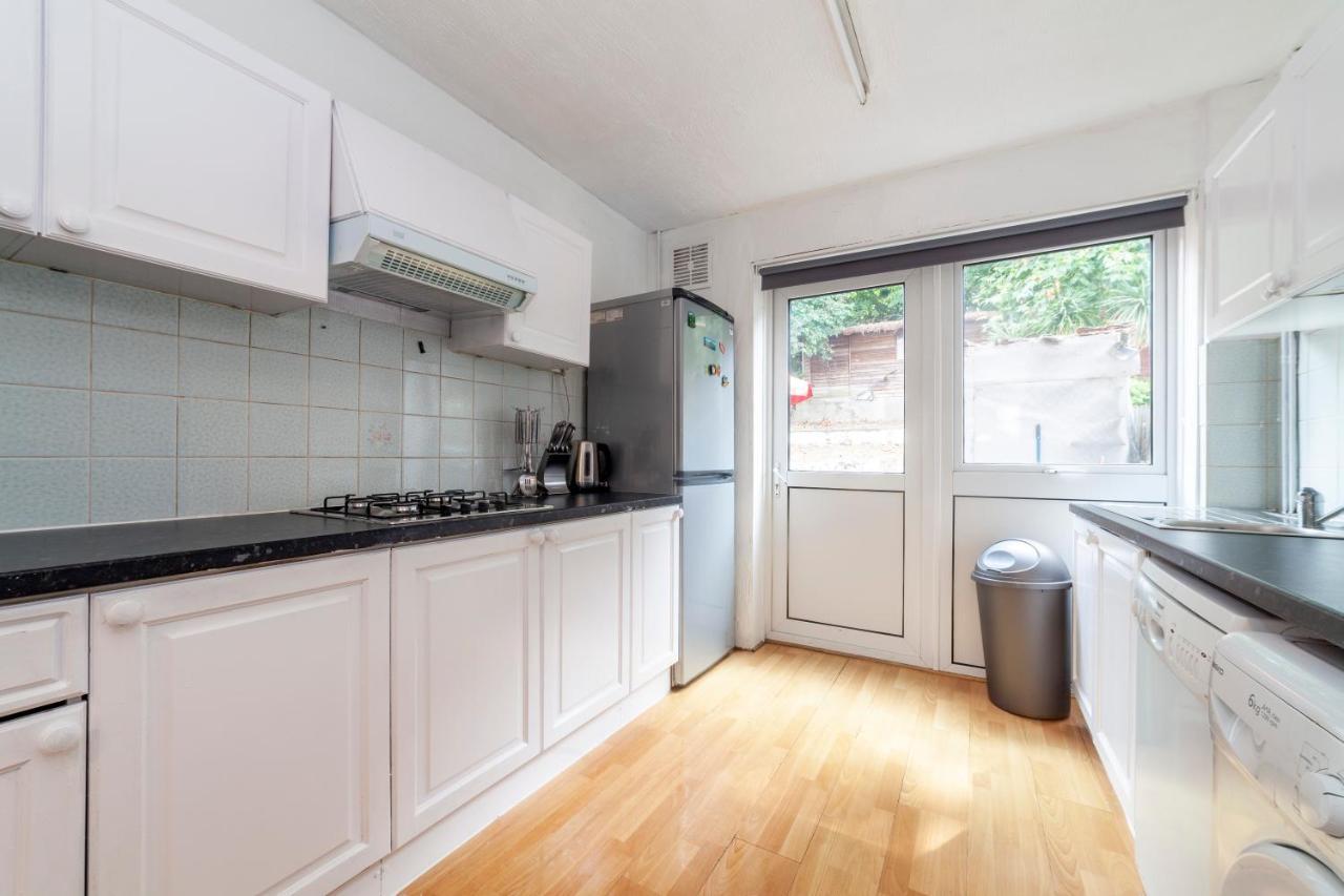 Stunning 3 Bed House With Private Garden, Woolwich Londra