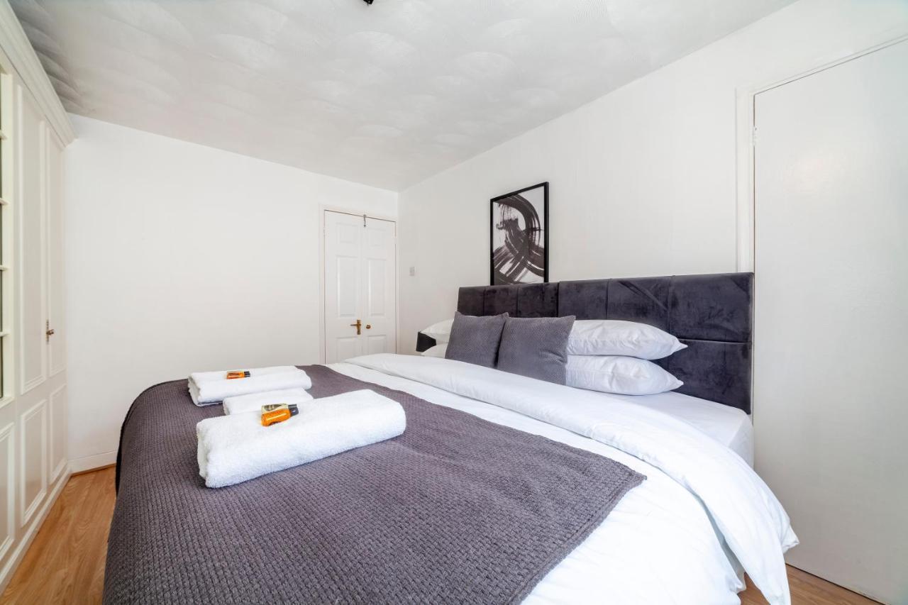 Stunning 3 Bed House With Private Garden, Woolwich Casa vacanze Londra