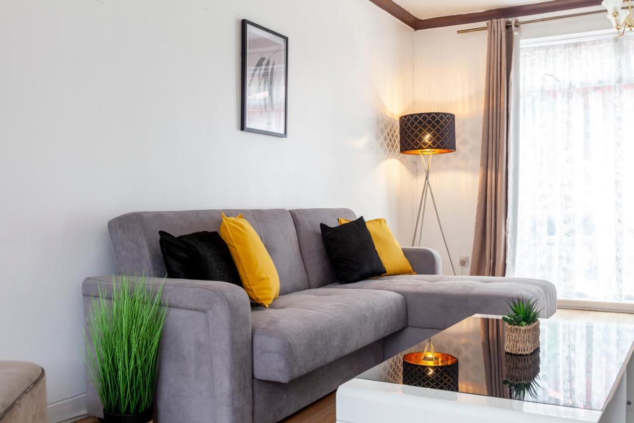 Stunning 3 Bed House With Private Garden, Woolwich Londra