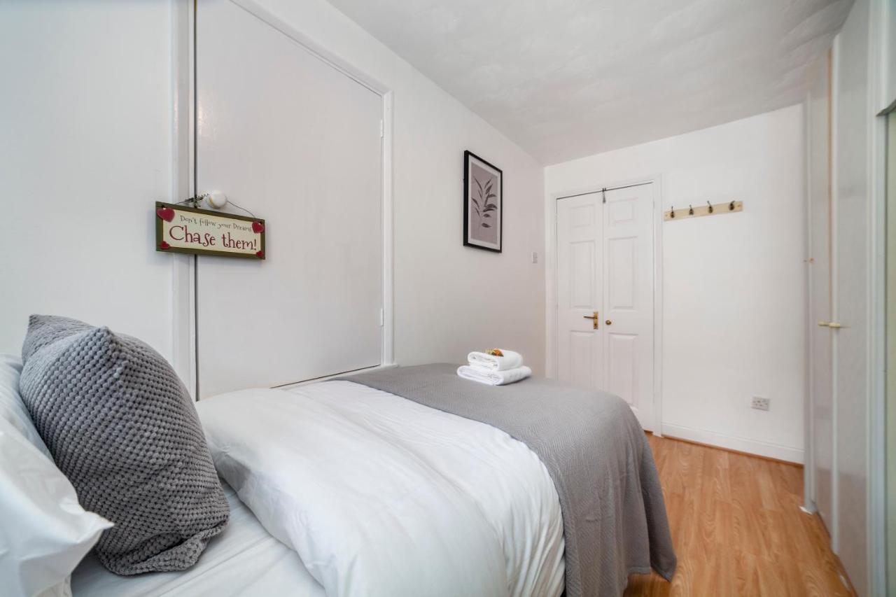 Stunning 3 Bed House With Private Garden, Woolwich * Londen