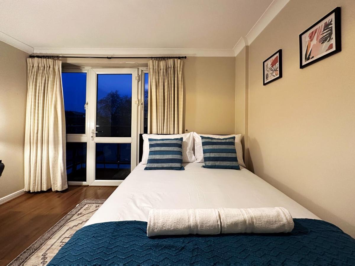 Apartment Tina Place In Tower Hill - 2 Double Beds, Max 4 People, Great Location In *