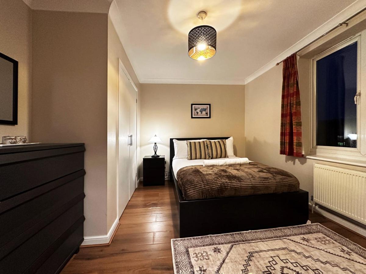 Tina Place In Tower Hill - 2 Double Beds, Max 4 People, Great Location In Apartment *