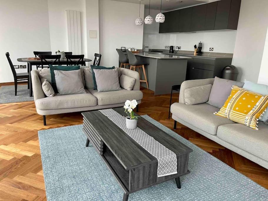 The Penthouse By Condokeeper Lejlighed London