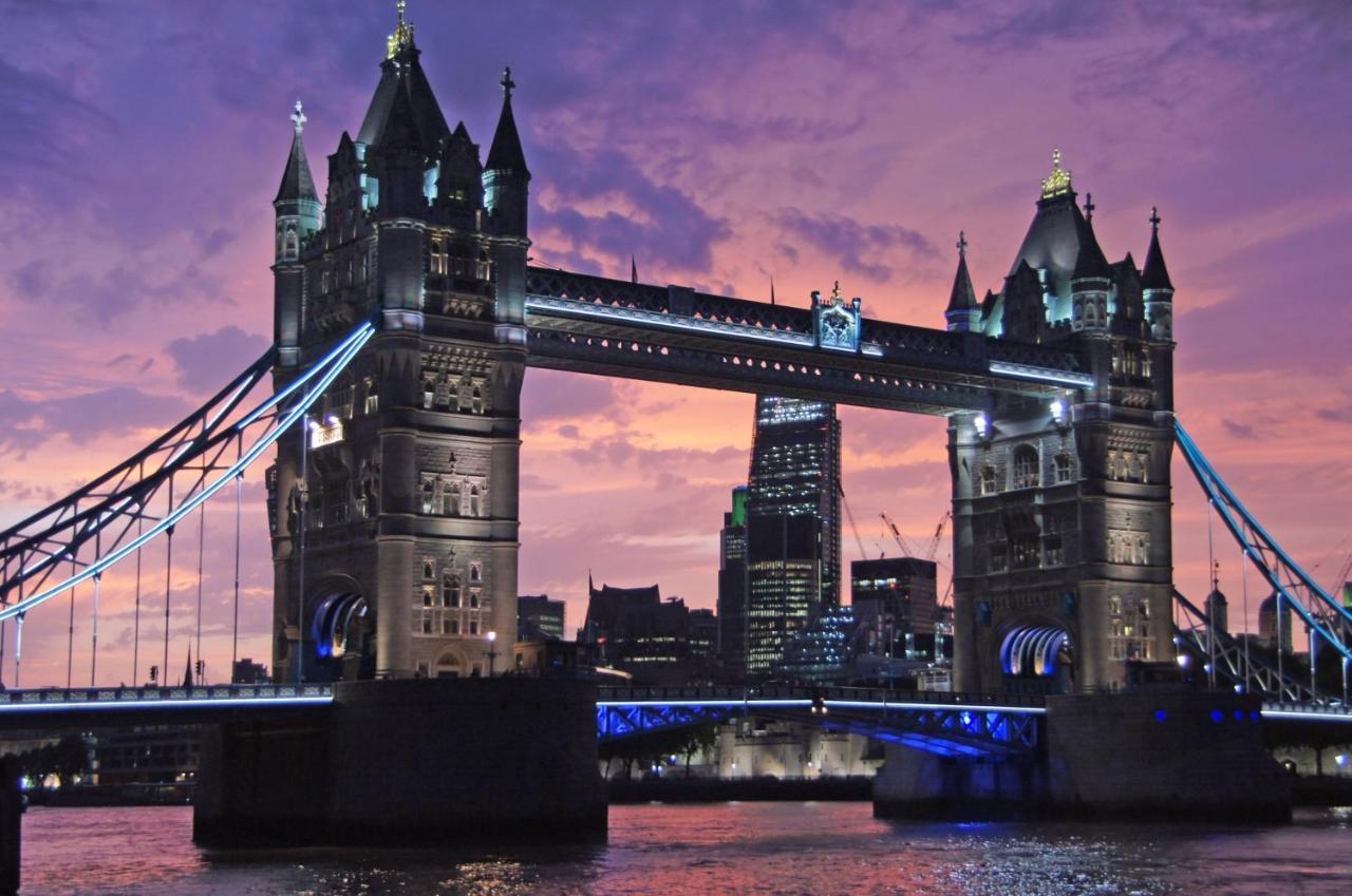 Apartment Tina Place In Tower Hill - 2 Double Beds, Max 4 People, Great Location In