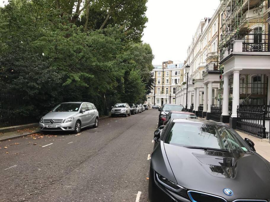 Stunning 2 Bed/2bath Flat In Heart Of Kensington Apartment London