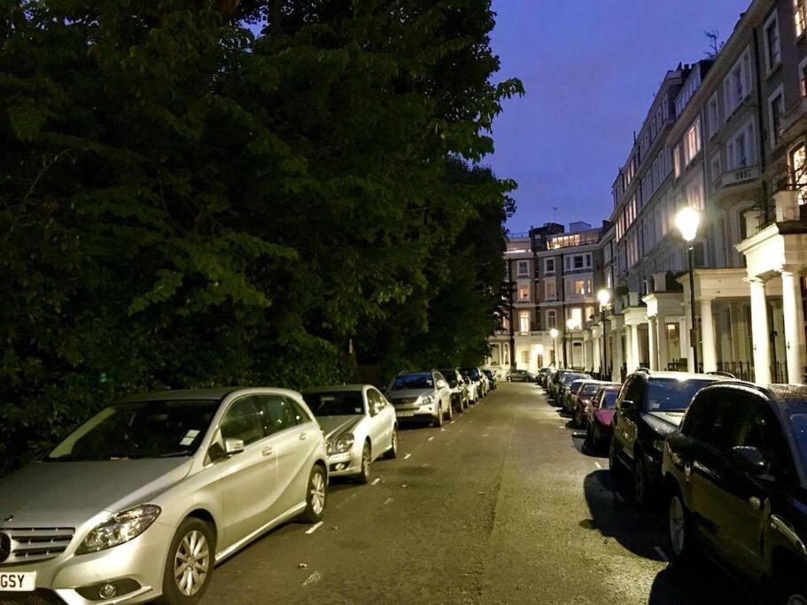 Stunning 2 Bed/2bath Flat In Heart Of Kensington Apartment *