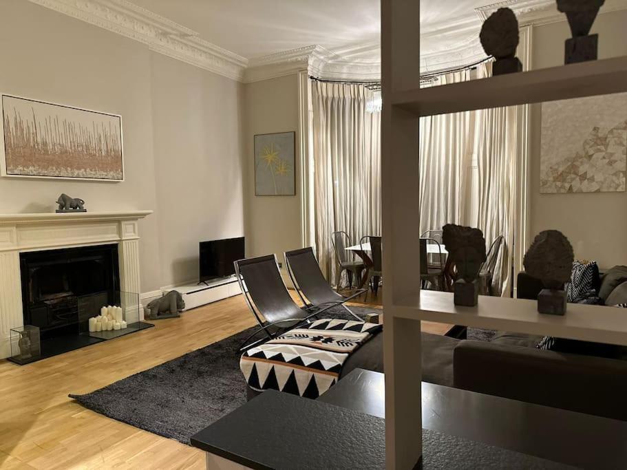 Stunning 2 Bed/2bath Flat In Heart Of Kensington London