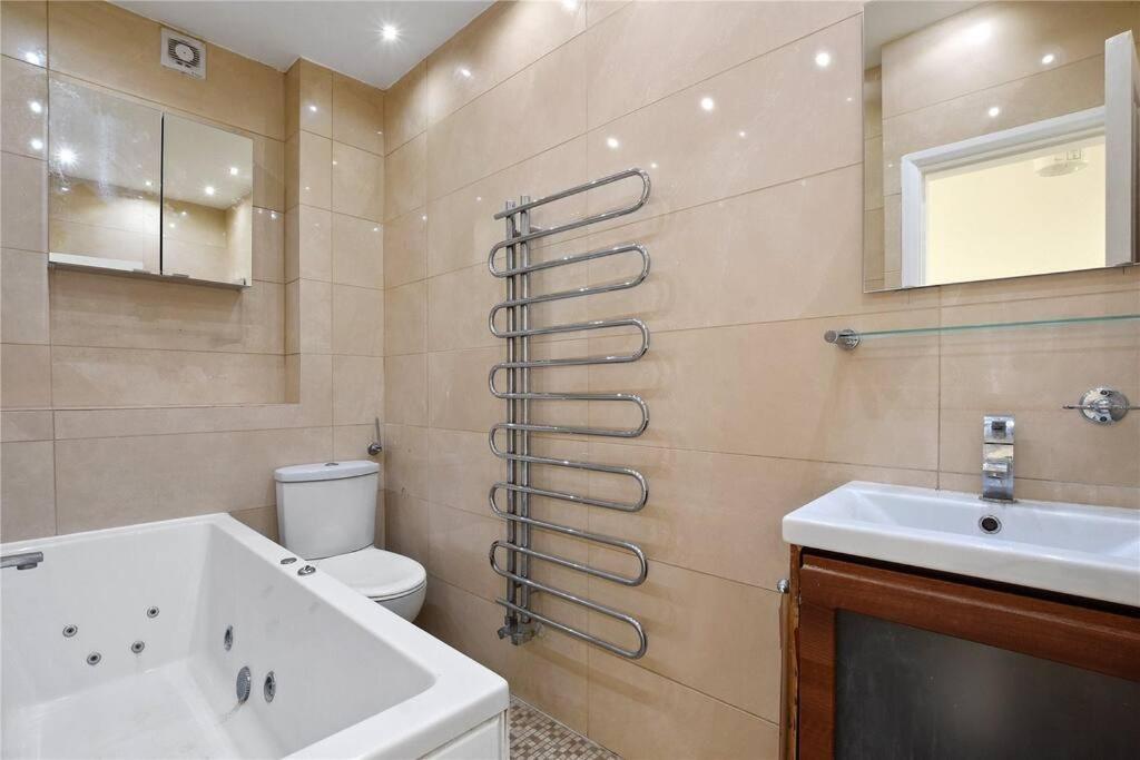 Appartamento Marylebone 2 Bed Near Harley St & Regents Park Londra