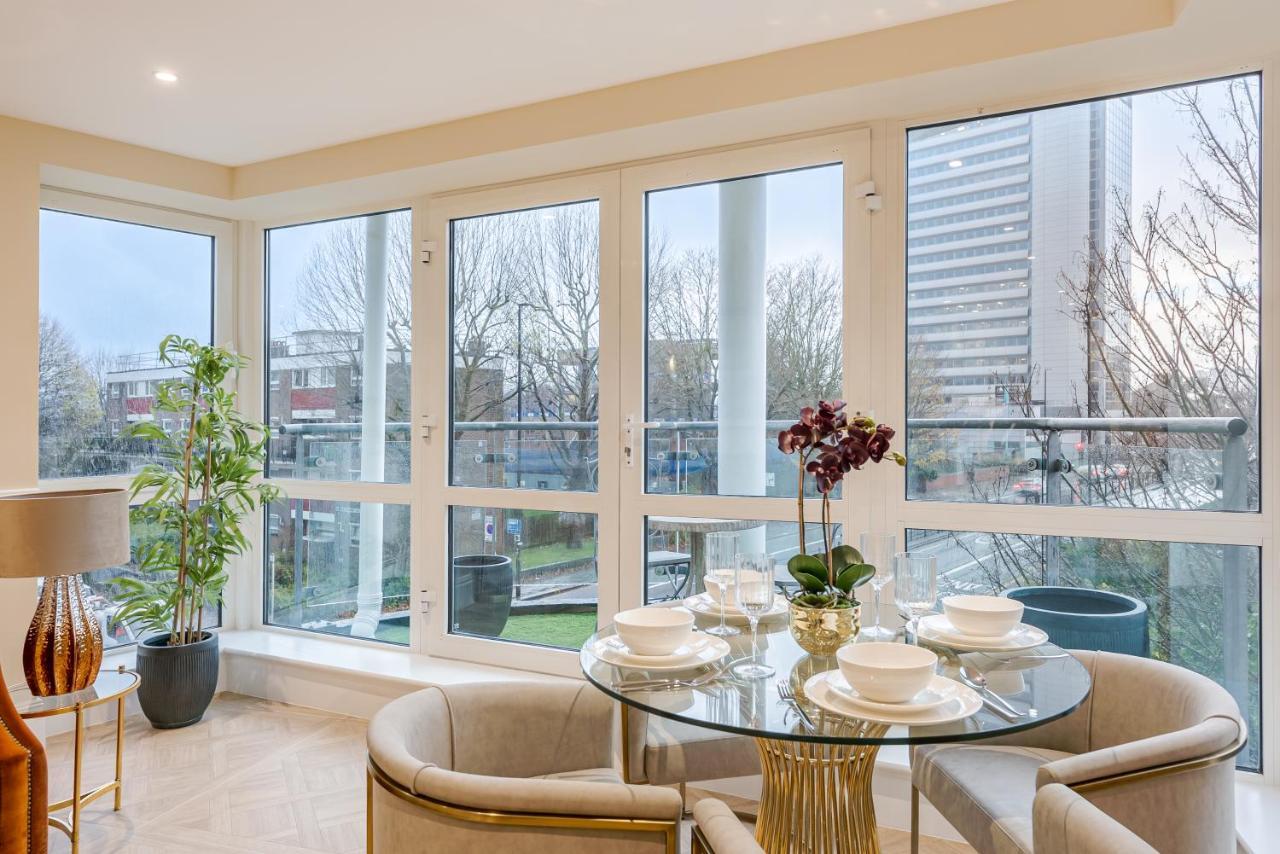 Stylish 2 Bedroom With Ac In Chiswick Appartamento