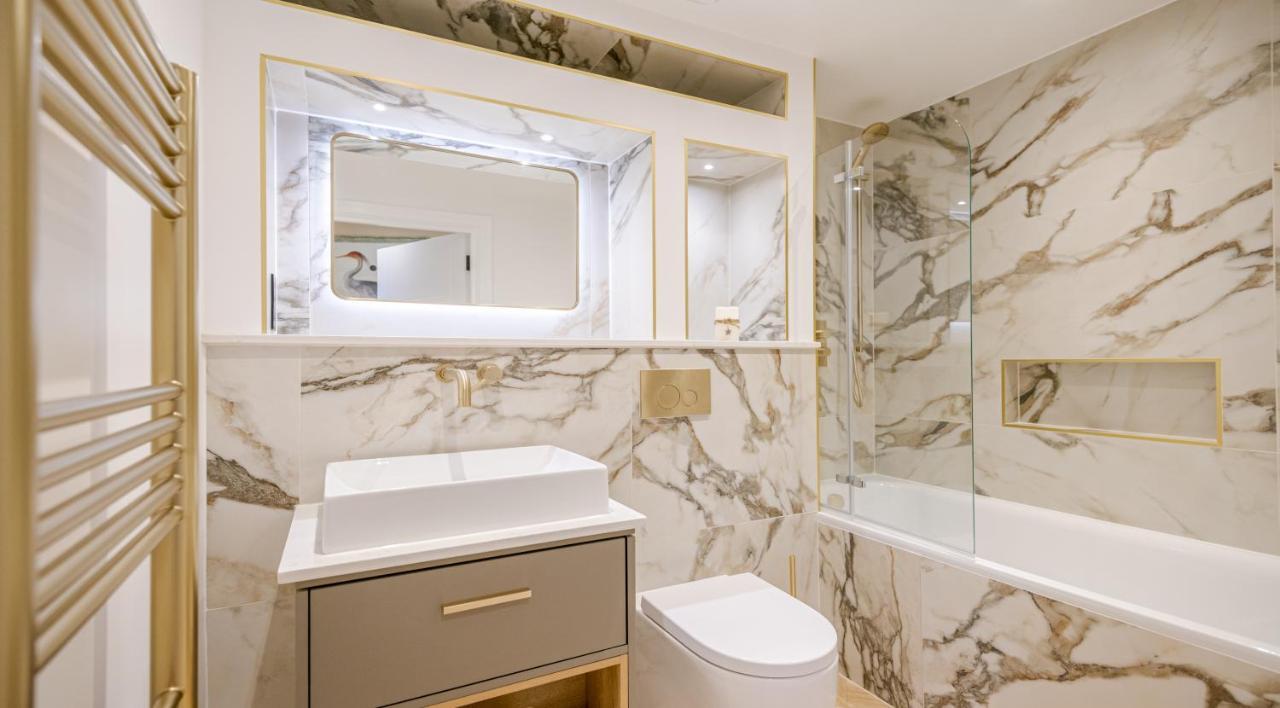 Appartamento Stylish 2 Bedroom With Ac In Chiswick Londra