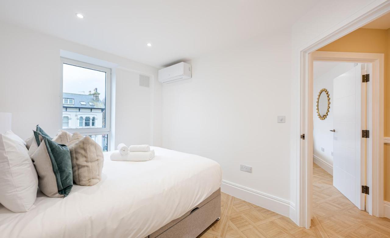 Appartamento Stylish 2 Bedroom With Ac In Chiswick Londra