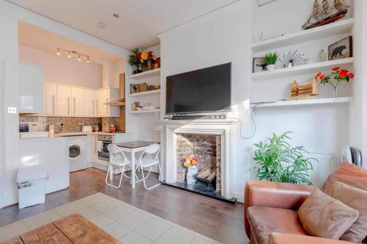 Radiant And Roomy 2bd Flat - Fulham! * London