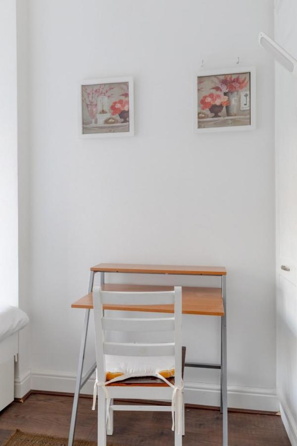 Radiant And Roomy 2bd Flat - Fulham!