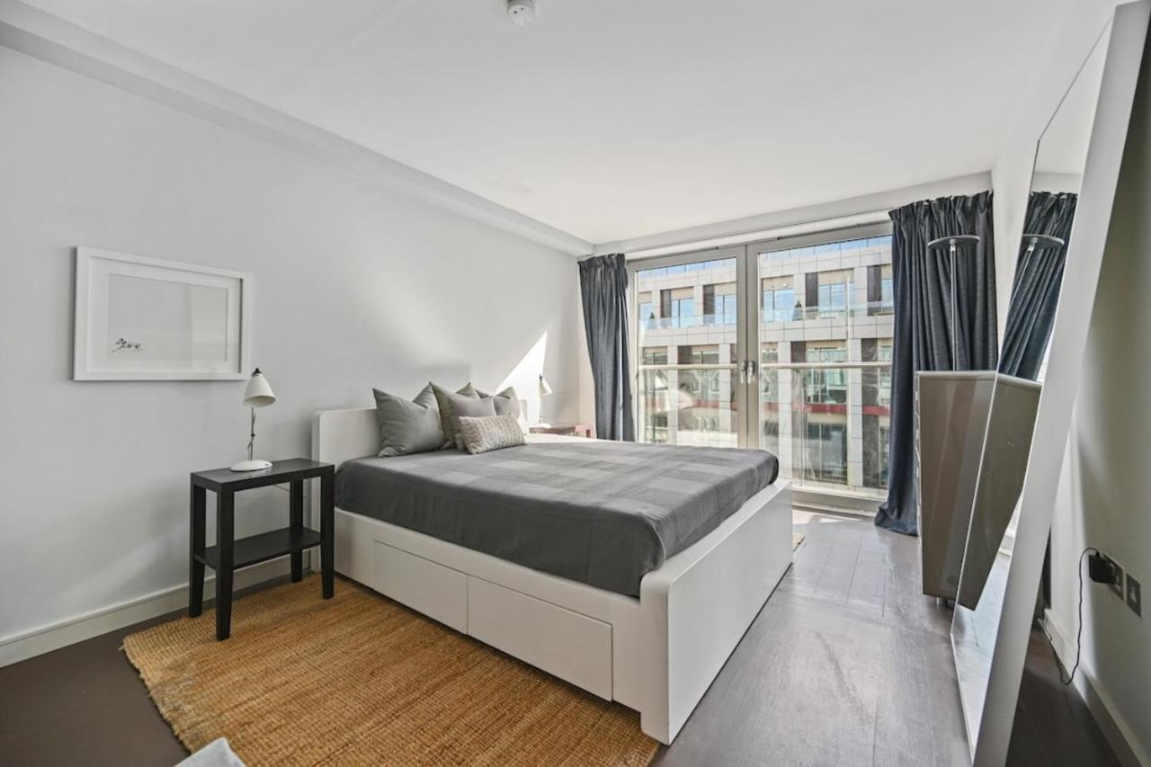 Apartment Sleek 2bd Flat Wterrace - 2 Mins From Farringdon!