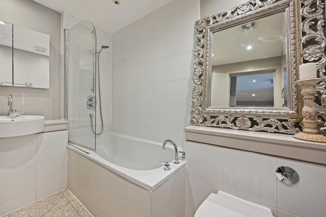 Sleek 2bd Flat Wterrace - 2 Mins From Farringdon! Apartment London