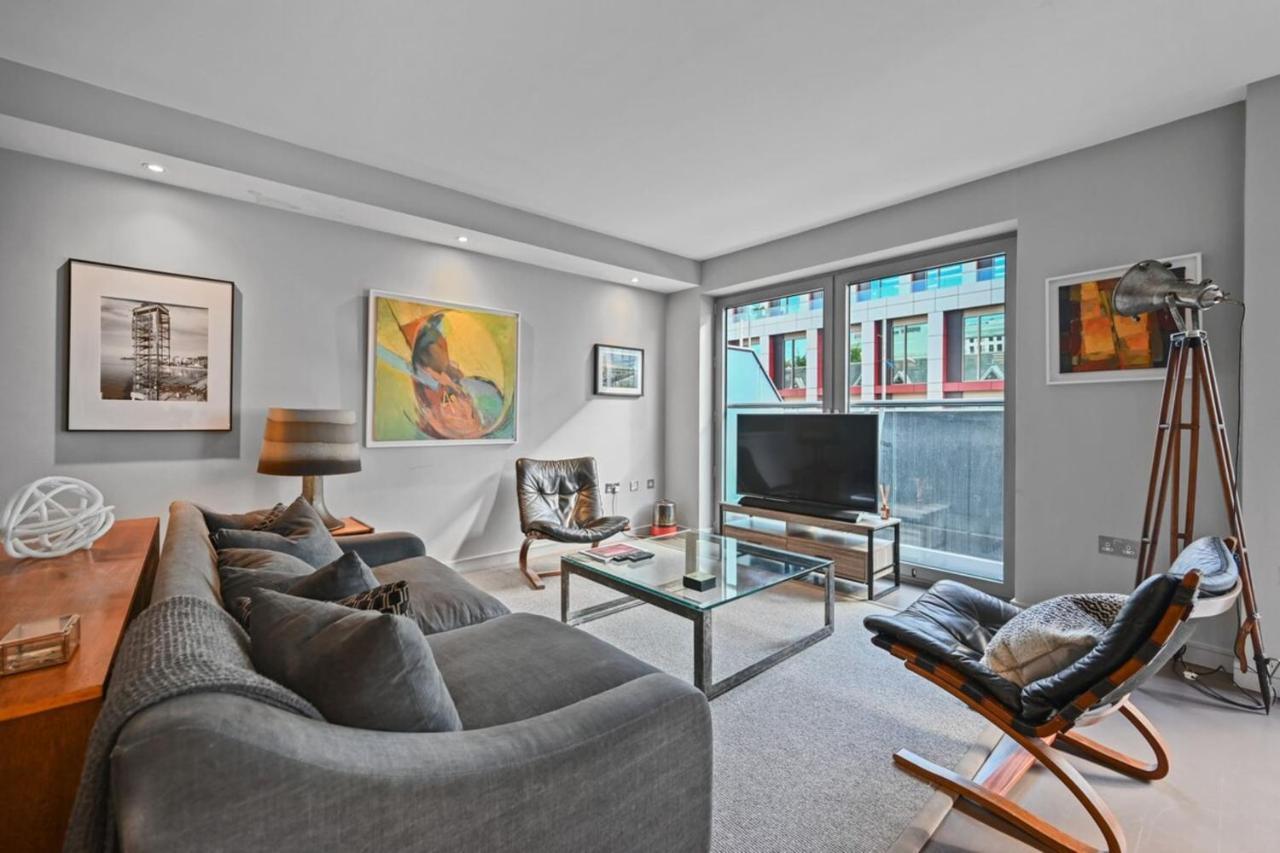 Apartment Sleek 2bd Flat Wterrace - 2 Mins From Farringdon! *