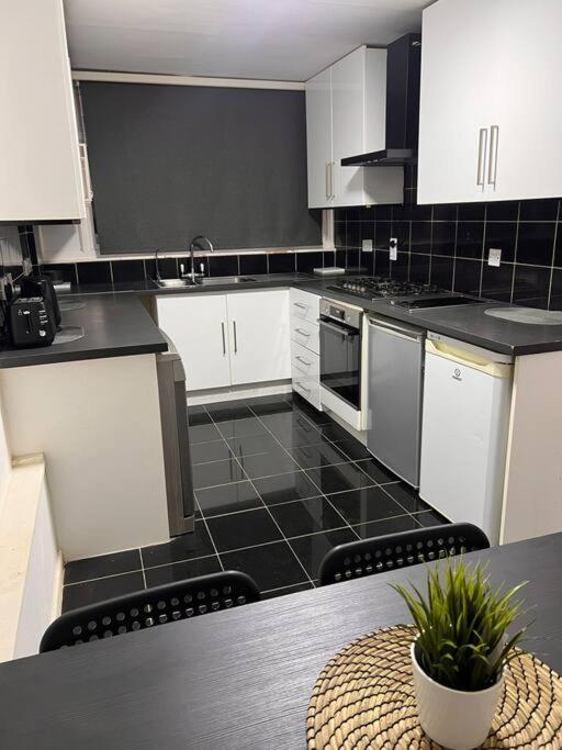 Stunning 2 Bedroom Duplex In The Heart Of Apartment