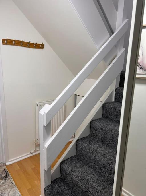 Stunning 2 Bedroom Duplex In The Heart Of *