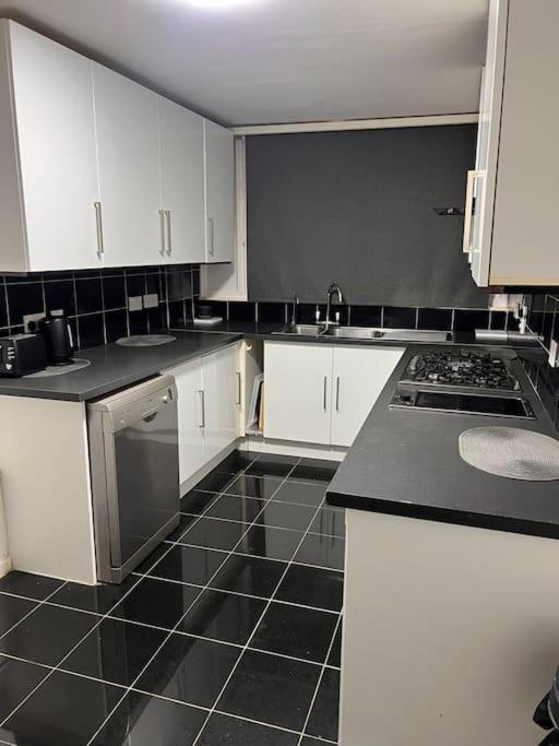 Stunning 2 Bedroom Duplex In The Heart Of Apartment London