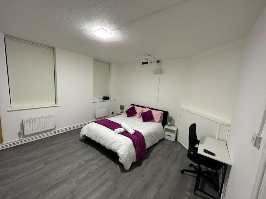 Super Double Bedroom Zone 1 Appartement Londen