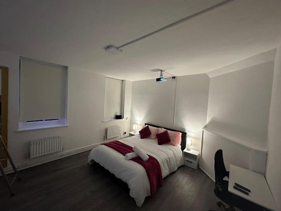 Appartement Super Double Bedroom Zone 1 *