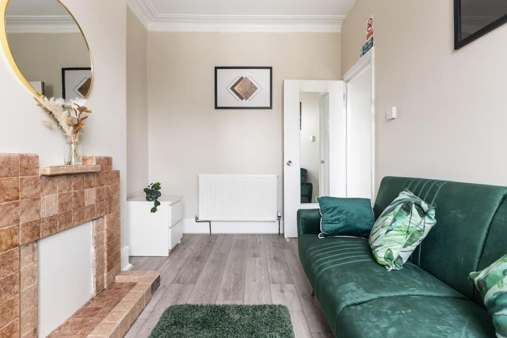 Cosy 3 Bed Flat 15mins To Kings Cross * Londra