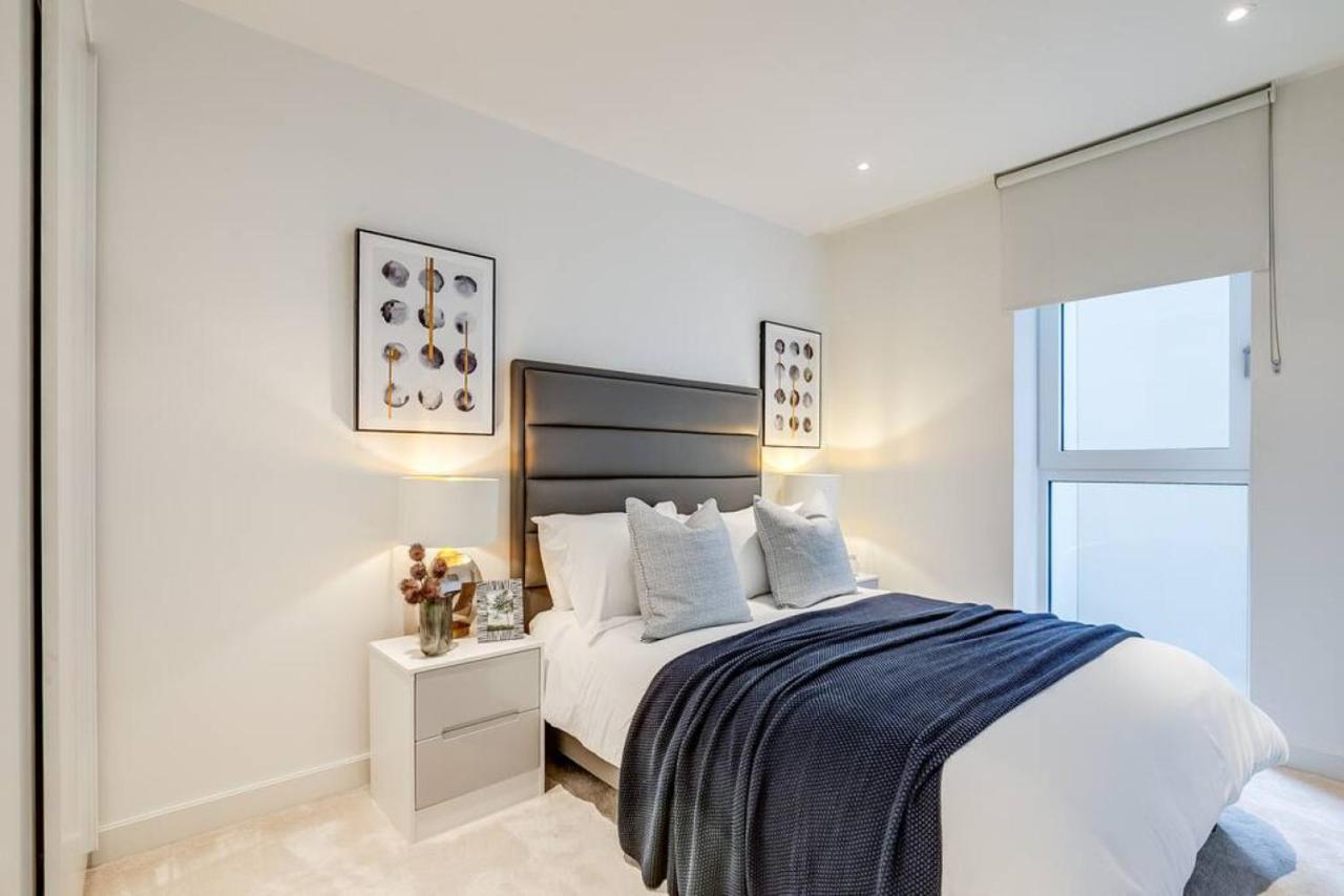 Apartment 2br Hideaway With Balcony Near Westfield Mall *