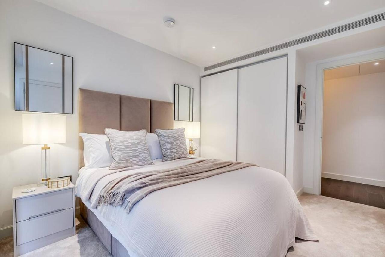2br Hideaway With Balcony Near Westfield Mall London